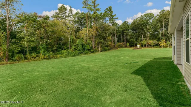 $377,520 | 812 Fernwind Circle, Aberdeen, NC 28315