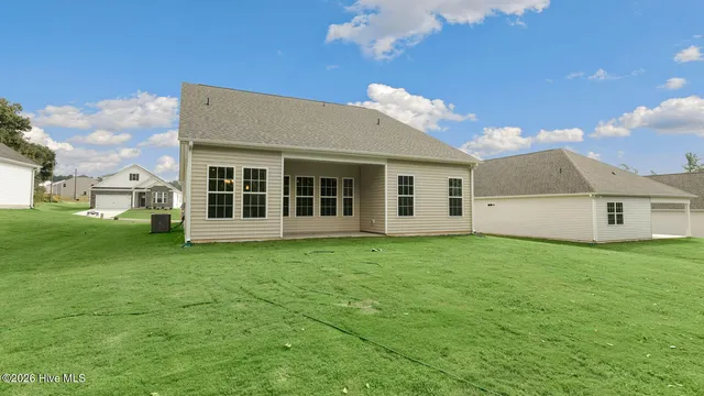 $377,520 | 812 Fernwind Circle, Aberdeen, NC 28315