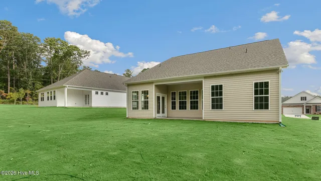 $377,520 | 812 Fernwind Circle, Aberdeen, NC 28315