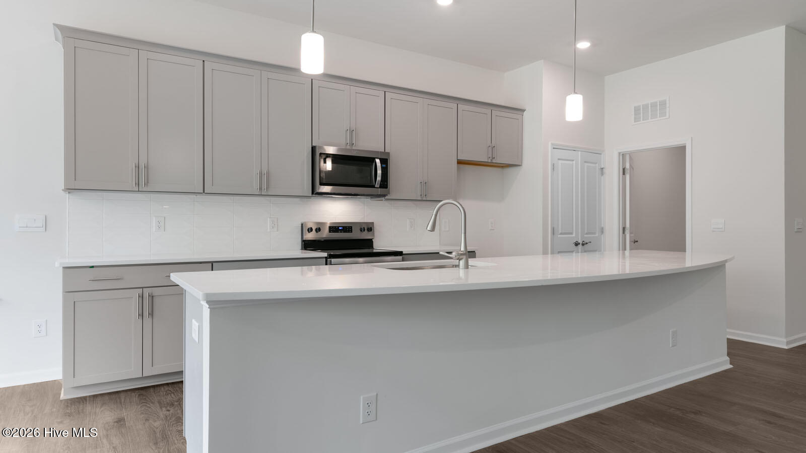 812 Fernwind Circle Aberdeen, NC 28315 - Photo 8 of 29 Kitchen