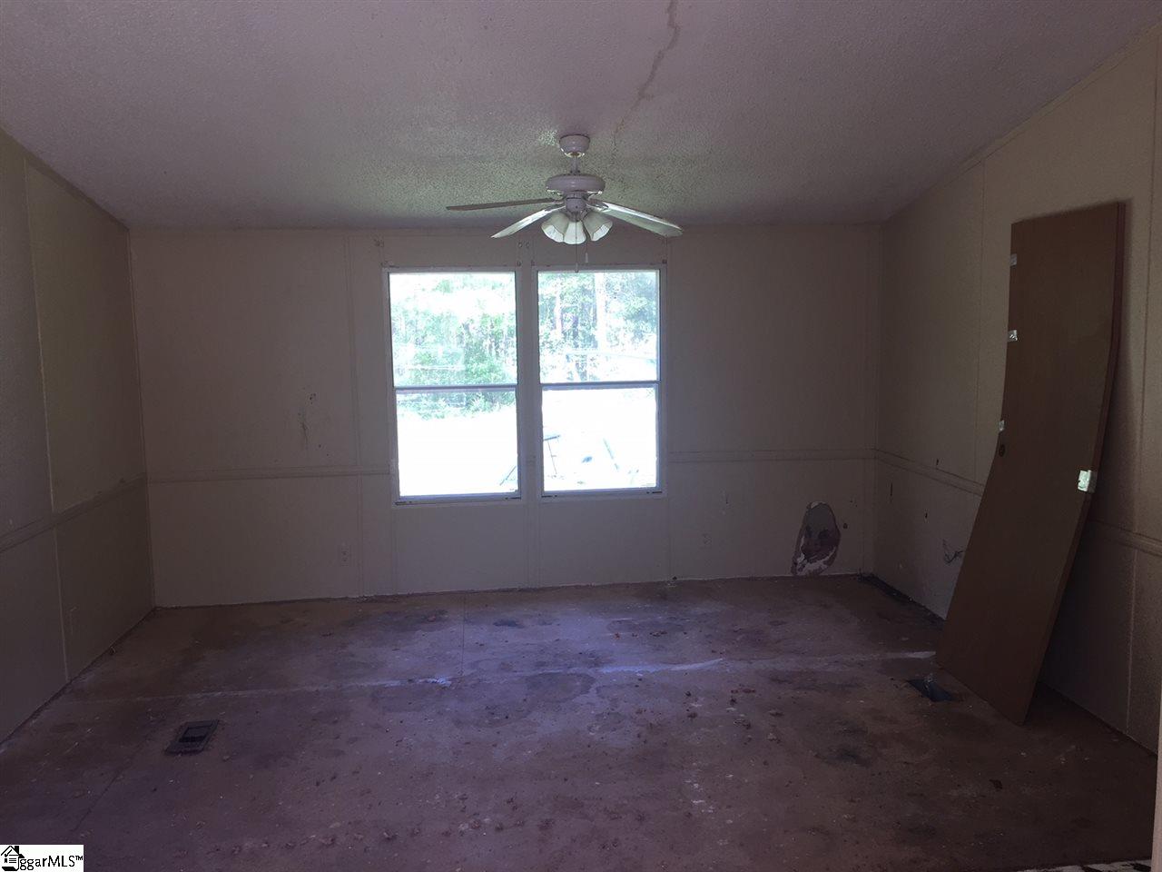 140 Barn Yard Road Gray Court, SC 29645 - Photo 6 of 13 Gallery Image 6