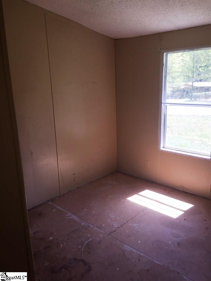 140 Barn Yard Road Gray Court, SC 29645 - Photo 10 of 13 Gallery Image 10