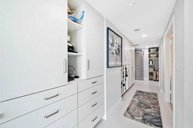 $2,100,000 | 400 Hendricks Isle, Unit 3A, Fort Lauderdale, FL 33301