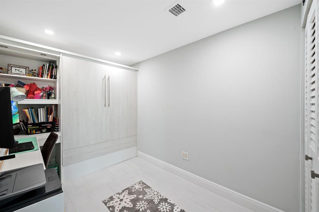 400 Hendricks Isle, Unit 3A Fort Lauderdale, FL 33301 - Photo 26 of 37