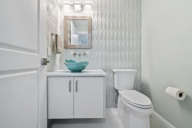 $2,100,000 | 400 Hendricks Isle, Unit 3A, Fort Lauderdale, FL 33301