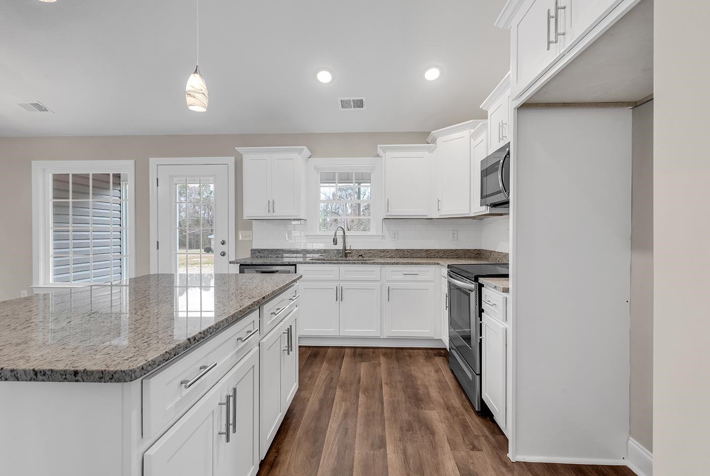 1636 Little Buck Road Conway, SC 29527 - Photo 5 of 40 Gallery Image 5
