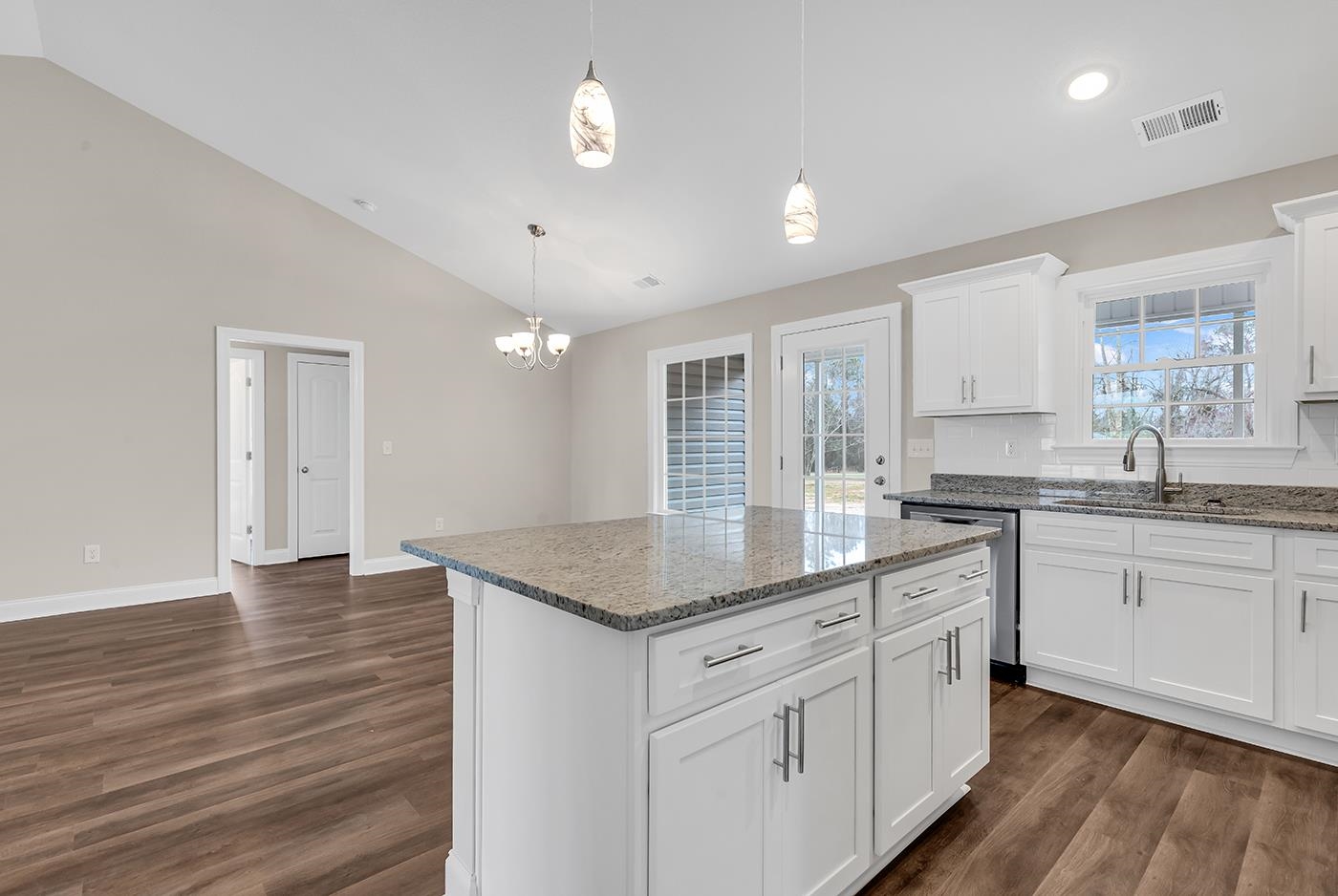 1636 Little Buck Road Conway, SC 29527 - Photo 6 of 40 Gallery Image 6