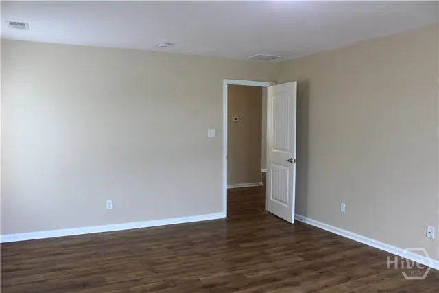 $2,400 | 216 Lake Pointe Drive, Savannah, GA 31407