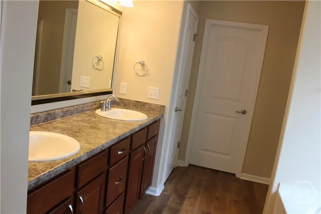 $2,400 | 216 Lake Pointe Drive, Savannah, GA 31407