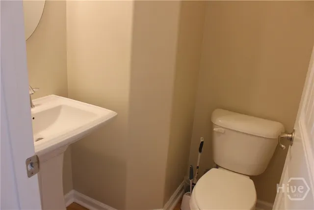 $2,400 | 216 Lake Pointe Drive, Savannah, GA 31407