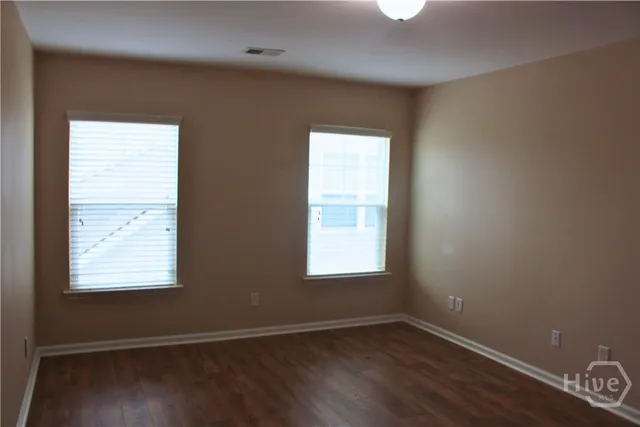 $2,400 | 216 Lake Pointe Drive, Savannah, GA 31407