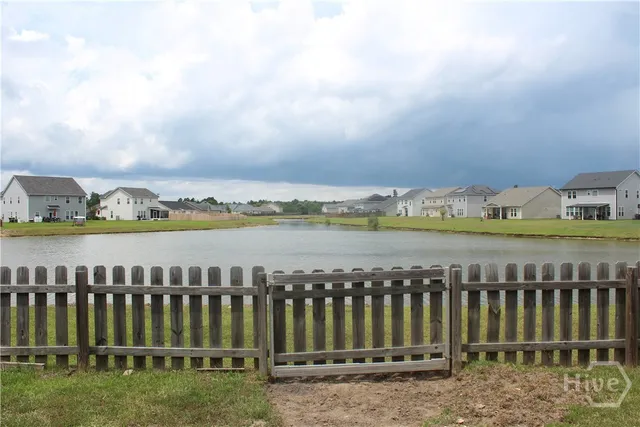 $2,400 | 216 Lake Pointe Drive, Savannah, GA 31407