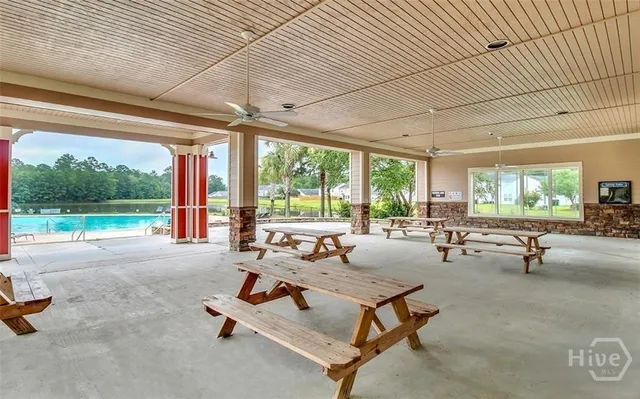 $2,400 | 216 Lake Pointe Drive, Savannah, GA 31407