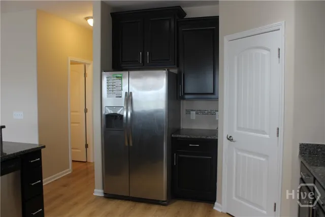 $2,400 | 216 Lake Pointe Drive, Savannah, GA 31407