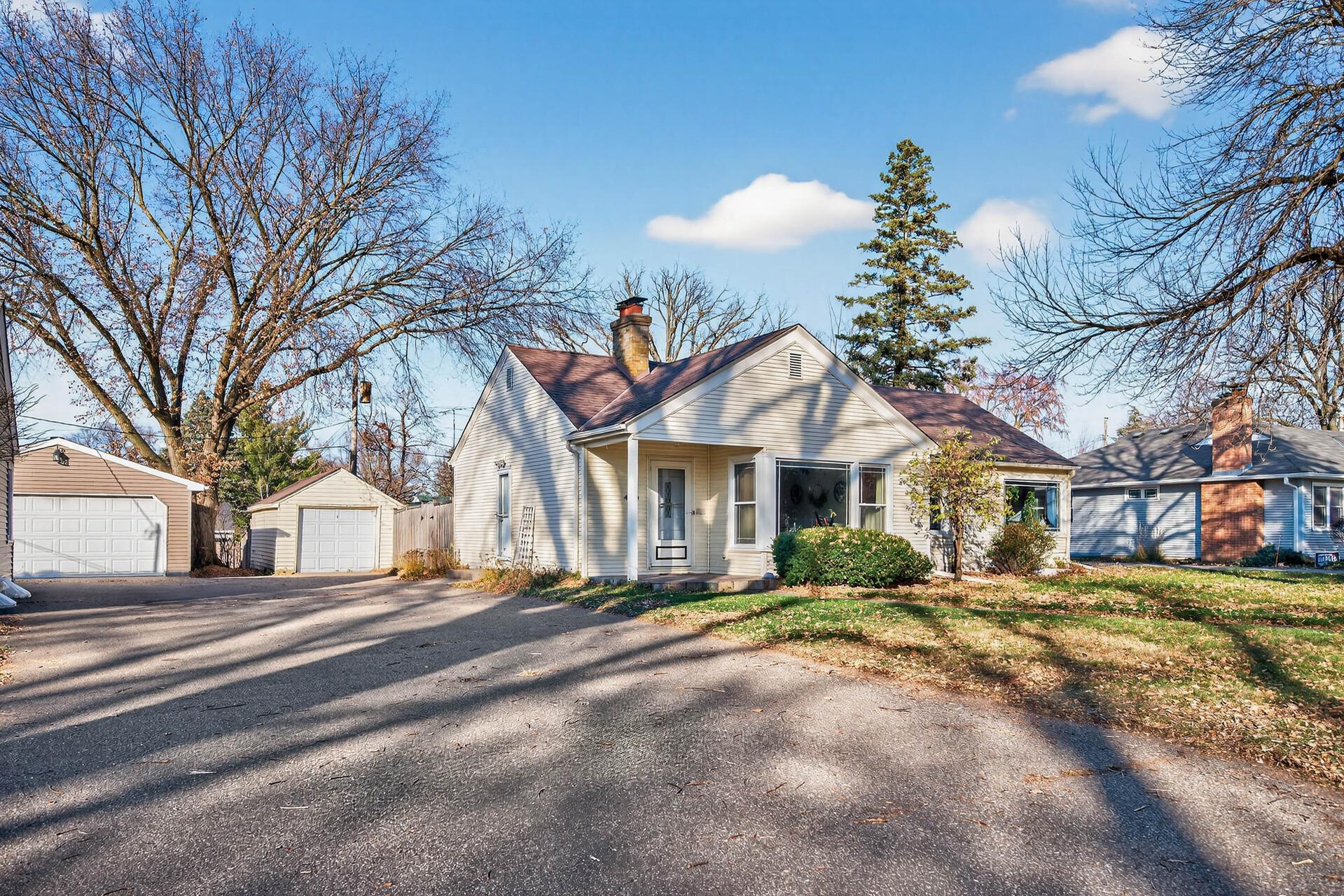 4930 Normandy Place Golden Valley, MN 55422 - Photo 2 of 37
