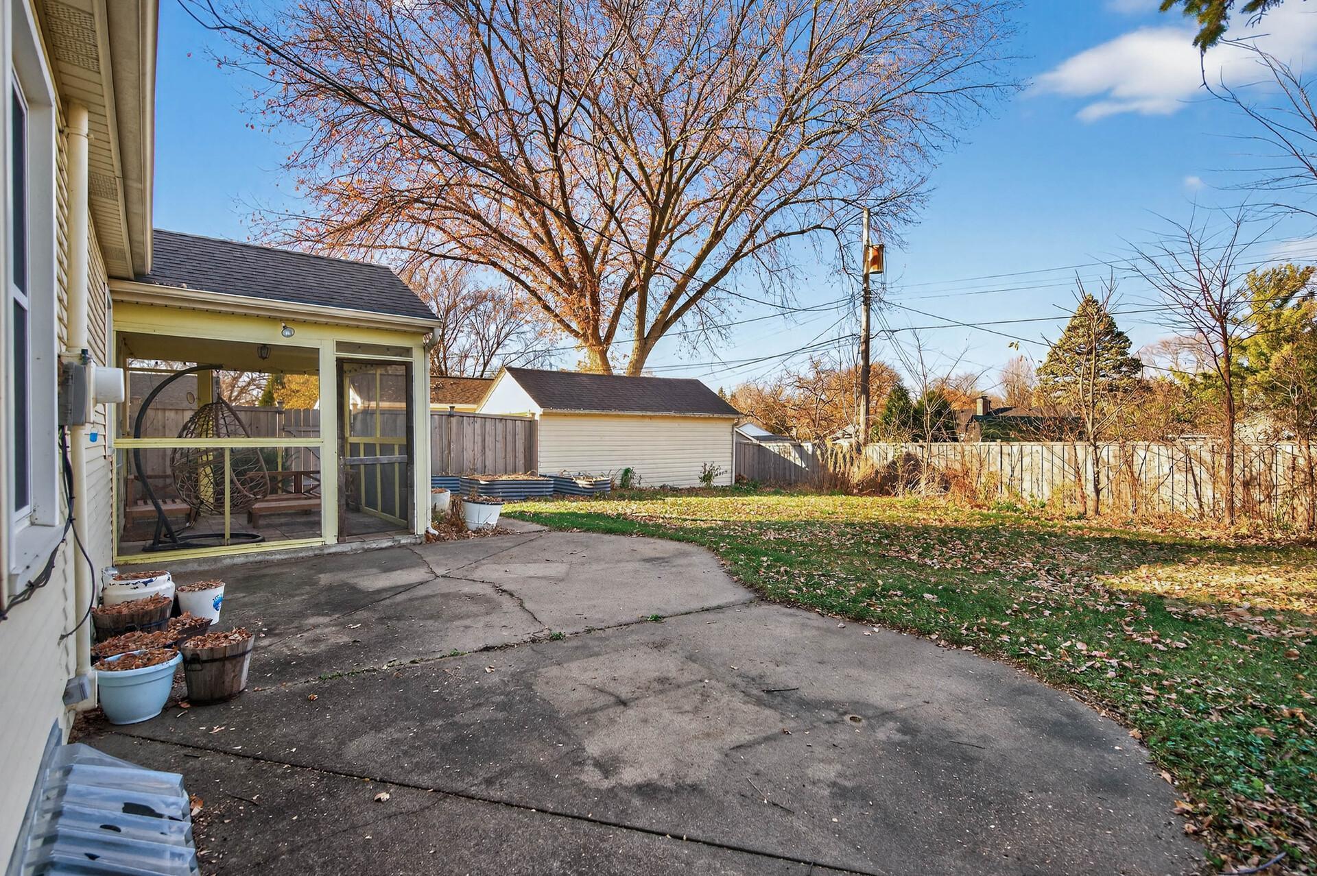4930 Normandy Place Golden Valley, MN 55422 - Photo 9 of 37