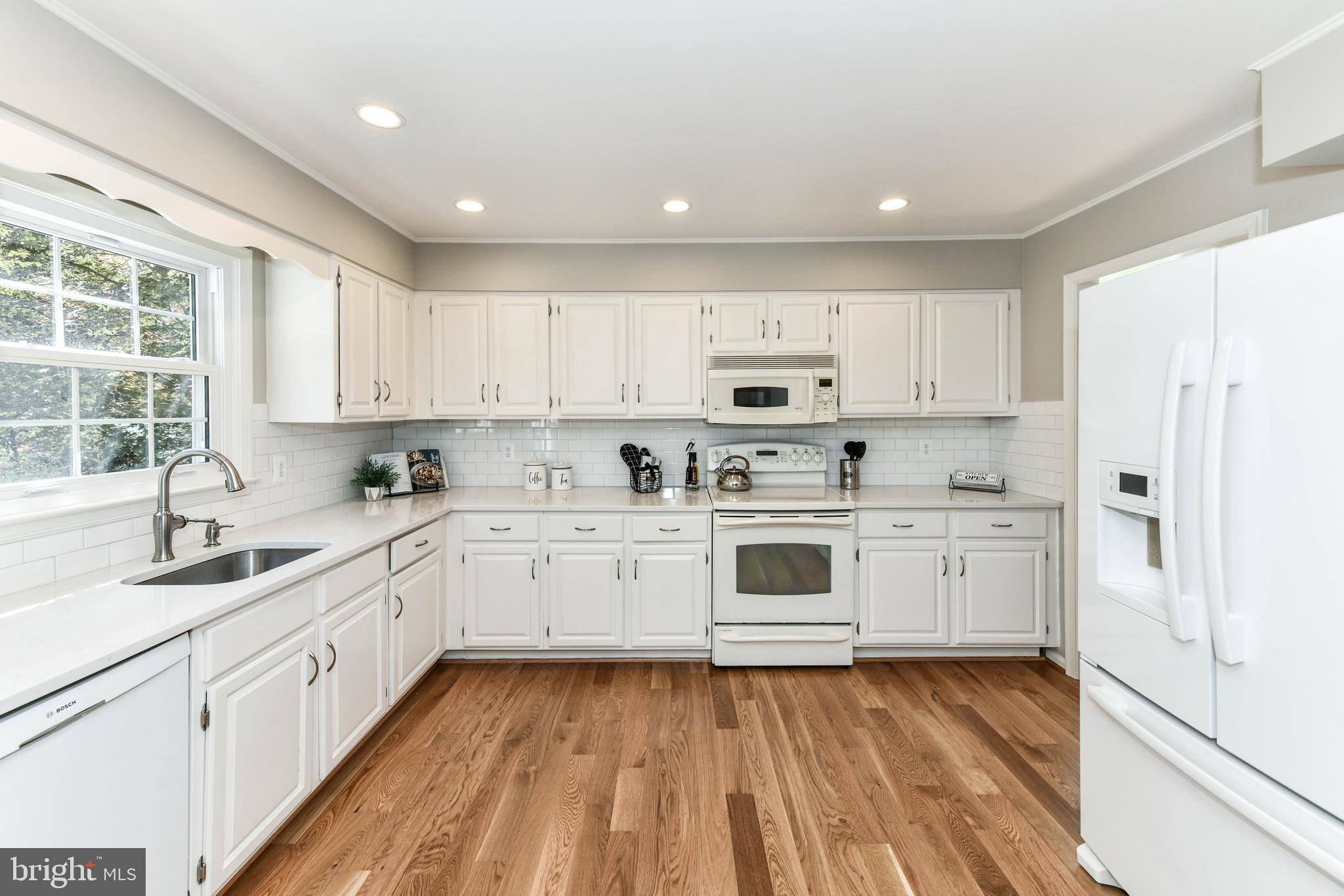 218 Environs Road Sterling, VA 20165 - Photo 7 of 44 Updated kitchen!