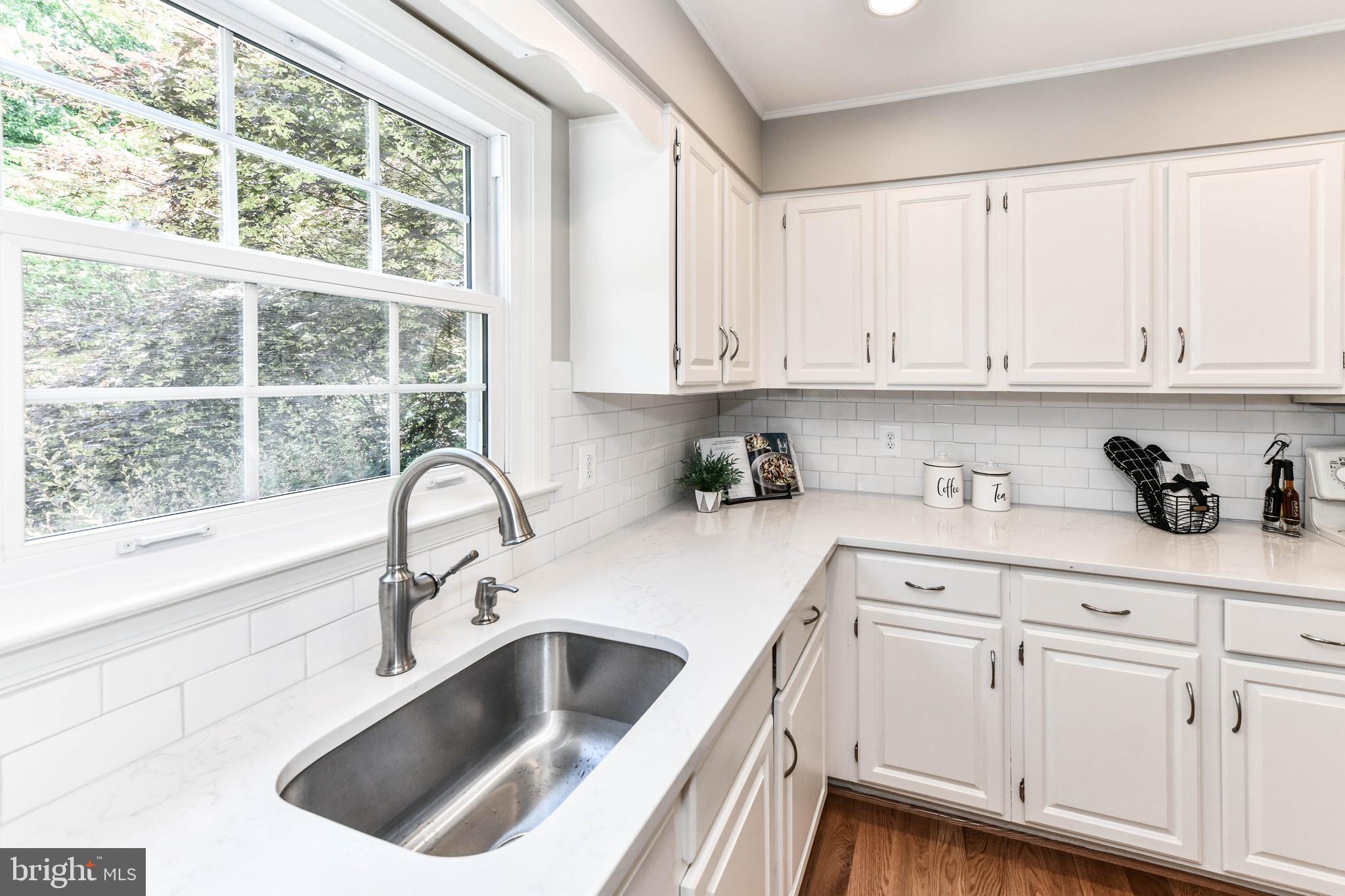 218 Environs Road Sterling, VA 20165 - Photo 8 of 44 New Quartz counters!