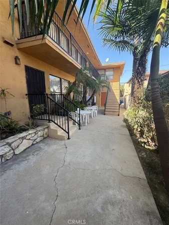 $1,895 | 4219 East 4th Street, Long Beach, CA 90814