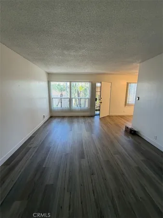 $1,895 | 4219 East 4th Street, Long Beach, CA 90814