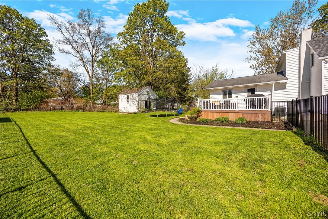 9296 Mallory Road New Hartford, NY 13413 - Photo 3 of 33