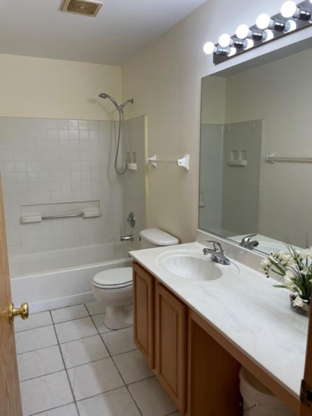 61 Cantal Court Wheeling, IL 60090 - Photo 7 of 16