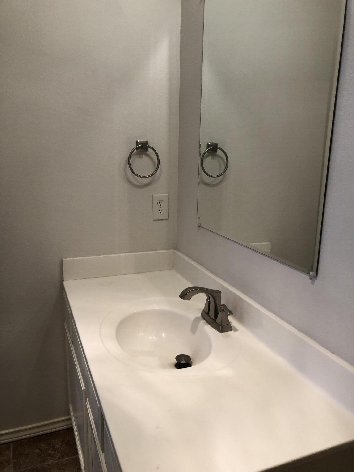 6705 84th Street Lubbock, TX 79424 - Photo 9 of 22 IMG_9504 2 2