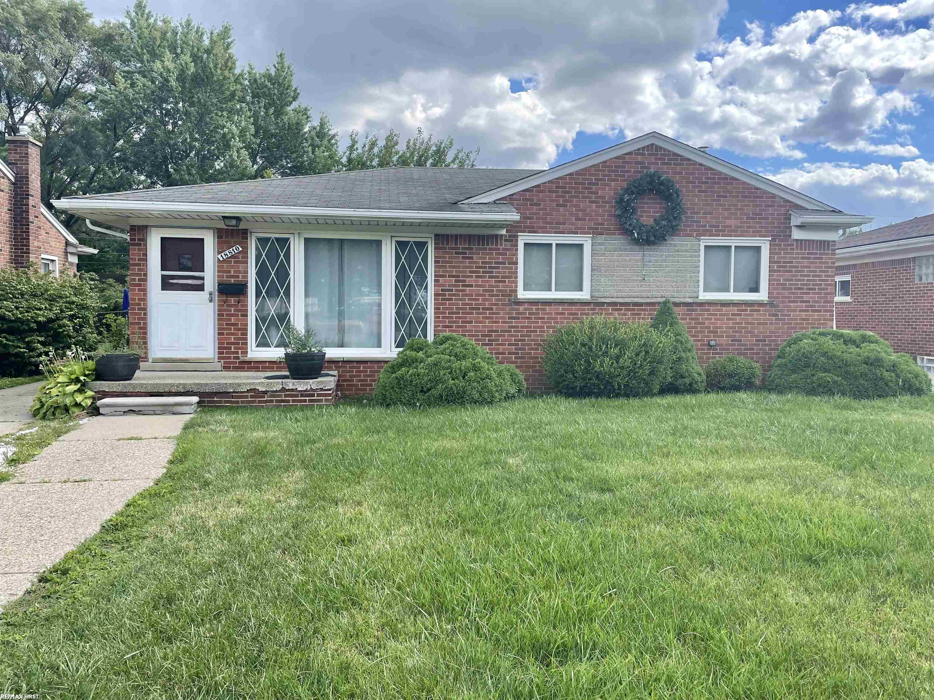 18810 East 10 Mile Road Eastpointe, MI 48021 - Photo 1 of 2 50087901.JPG
