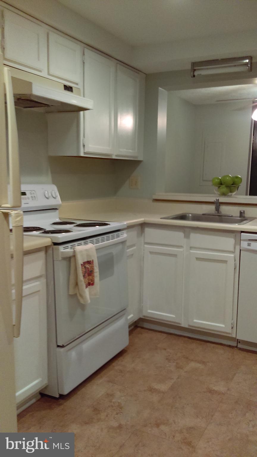 14116 Aldora Circle Silver Spring, MD 20904 - Photo 13 of 30 a utility room with washer and dryer
