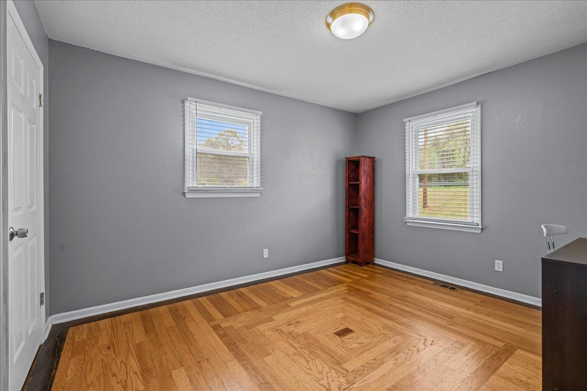 347 Bobo Road Wellford, SC 29385 - Photo 13 of 26 Gallery Image 13