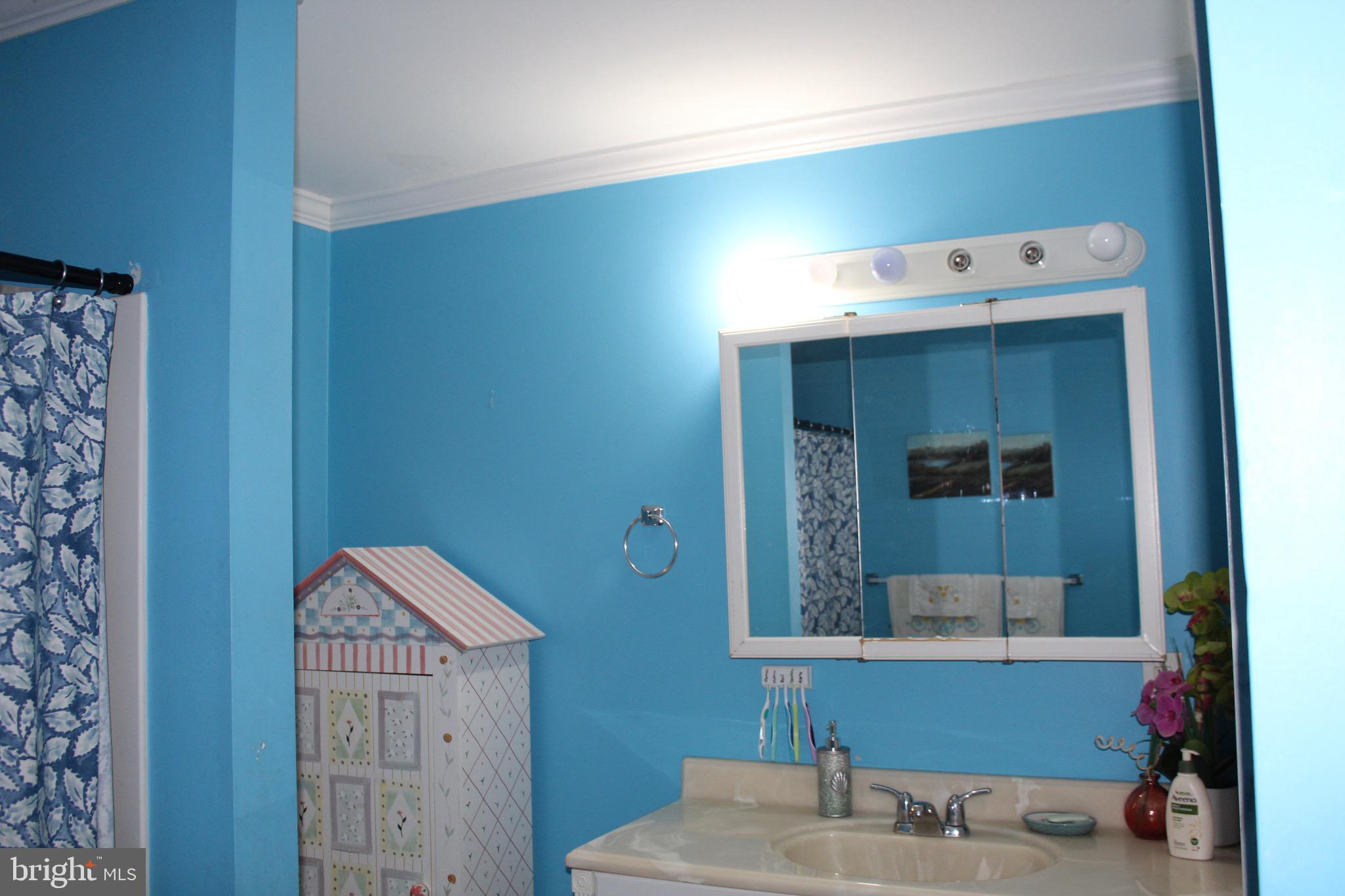 57 Inbrook Road Levittown, PA 19057 - Photo 17 of 28 Gallery Image 17