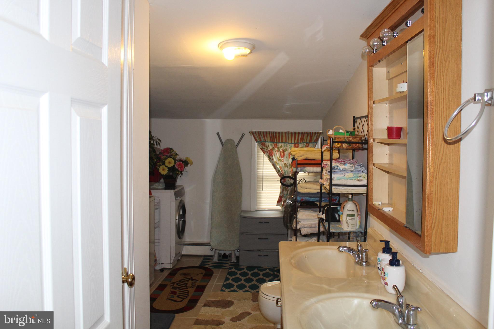 57 Inbrook Road Levittown, PA 19057 - Photo 21 of 28 Gallery Image 21