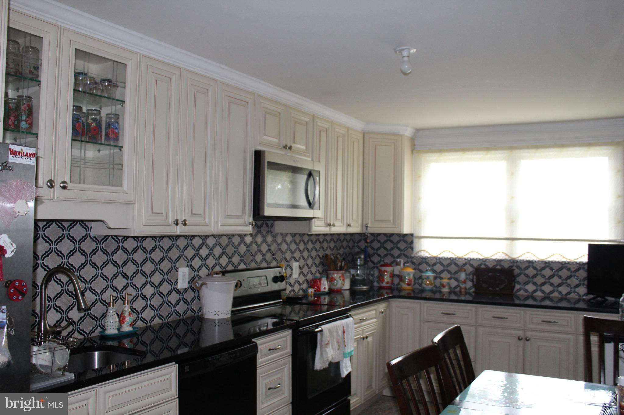 57 Inbrook Road Levittown, PA 19057 - Photo 7 of 28 Gallery Image 7