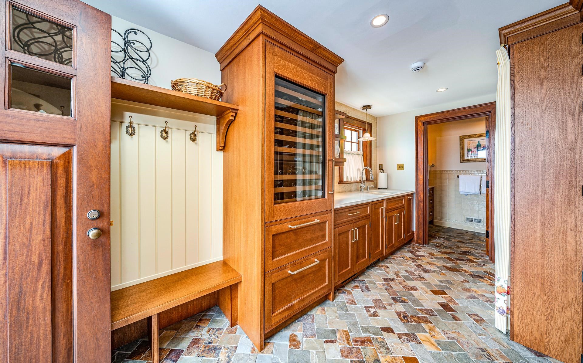 612 South Bayview Strathmere, NJ 08248 - Photo 19 of 38 a view of a kitchen with electric appliances