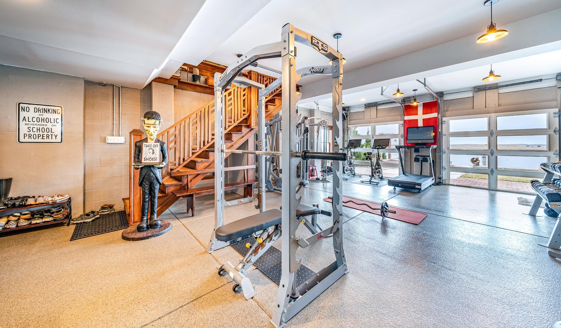 612 South Bayview Strathmere, NJ 08248 - Photo 20 of 38 a view of a room with gym equipment