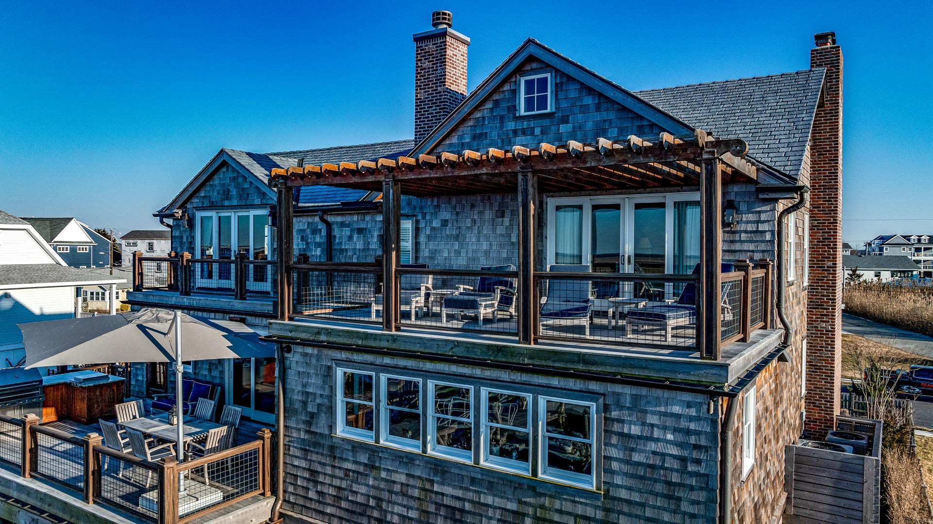 612 South Bayview Strathmere, NJ 08248 - Photo 26 of 38 front view of a house with a porch