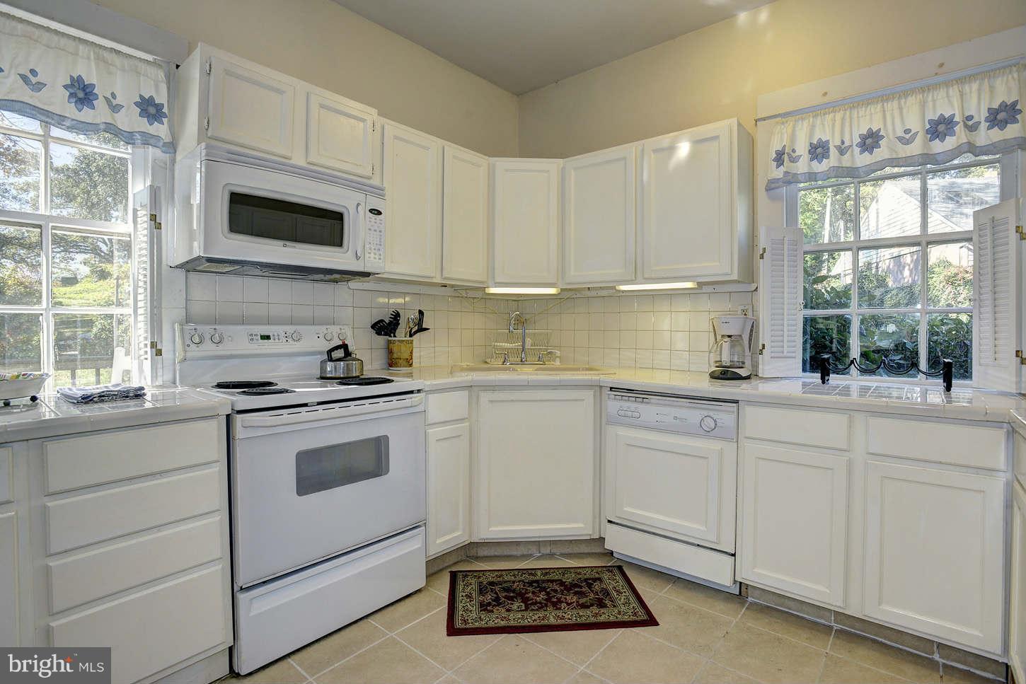192 Inverness Road Severna Park, MD 21146 - Photo 7 of 15 Cottage Kitchen