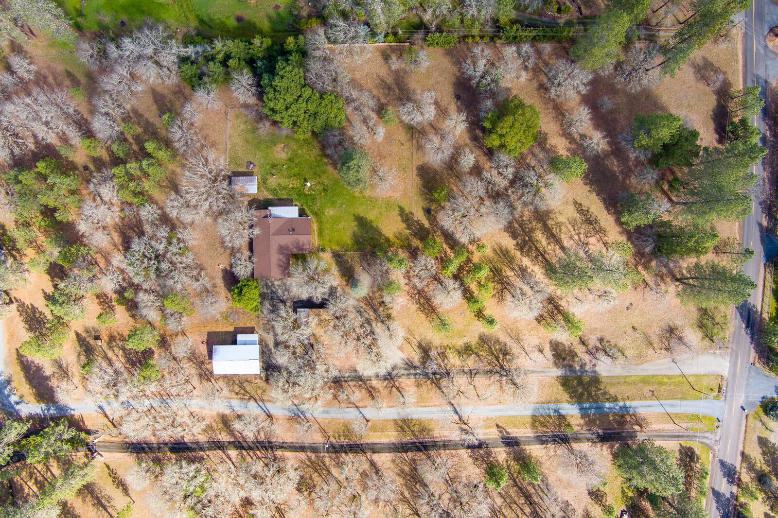2021 Pine Grove Road Rogue River, OR 97537 - Photo 2 of 50 04_PGR_4_mls