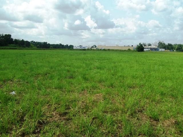 105 Ave A Atmore, AL 36502 - Photo 3 of 7