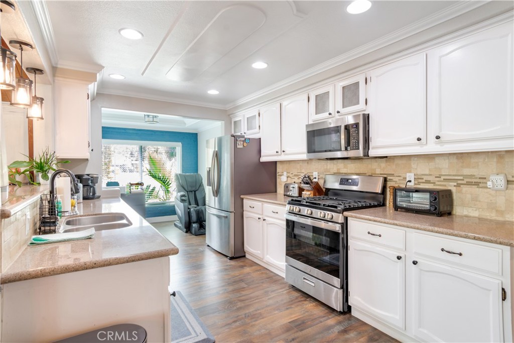 20970 Rider Street Perris, CA 92570 - Photo 13 of 49 Main House Kitchen