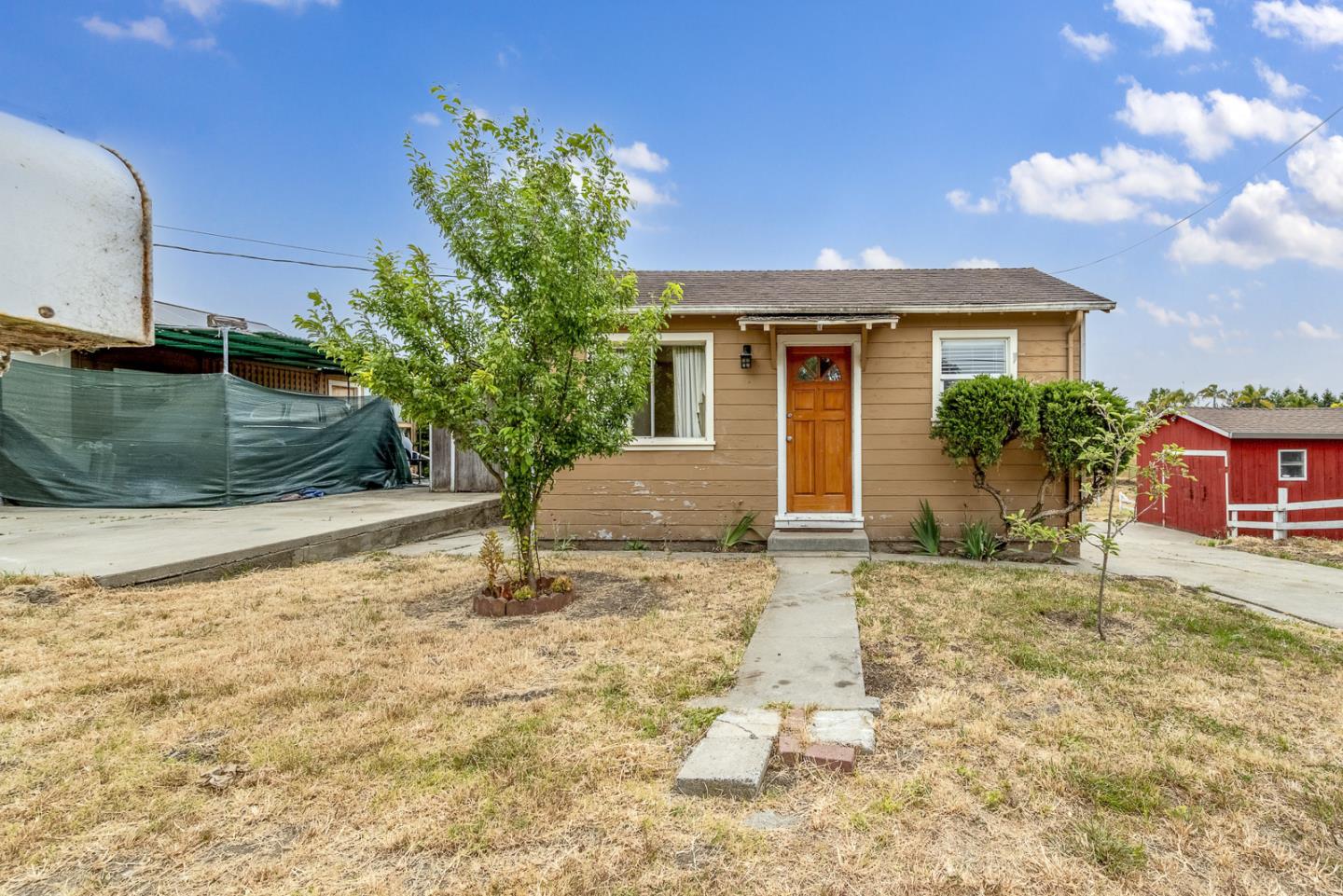 137 Whiting Road Watsonville, CA 95076 - Photo 30 of 52 a house view with a garden space