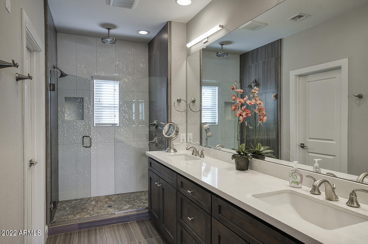 3935 East Rough Rider Road, Unit 1275 Phoenix, AZ 85050 - Photo 16 of 23 roughg_rider_1275_17