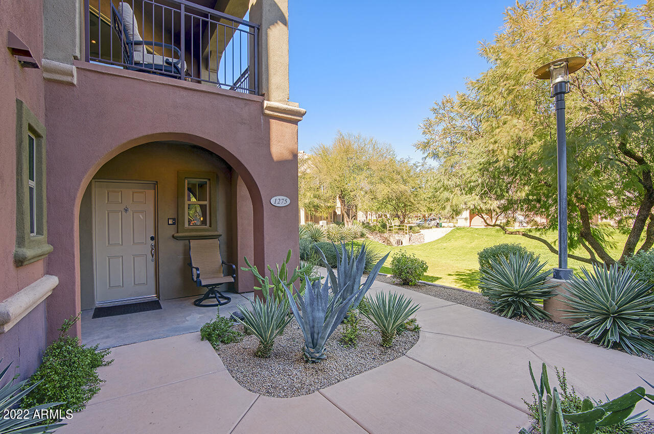 3935 East Rough Rider Road, Unit 1275 Phoenix, AZ 85050 - Photo 3 of 23 roughg_rider_1275_03
