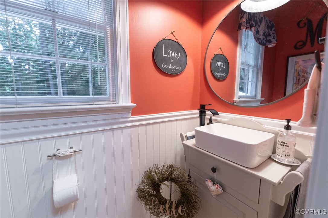 5810 Fox Briar Road Midlothian, VA 23112 - Photo 28 of 50 a bathroom with a sink and a mirror