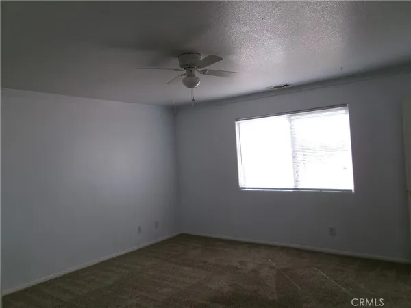 $2,300 | 14936 Central Road, Apple Valley, CA 92307