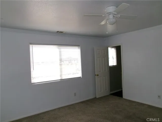 $2,300 | 14936 Central Road, Apple Valley, CA 92307