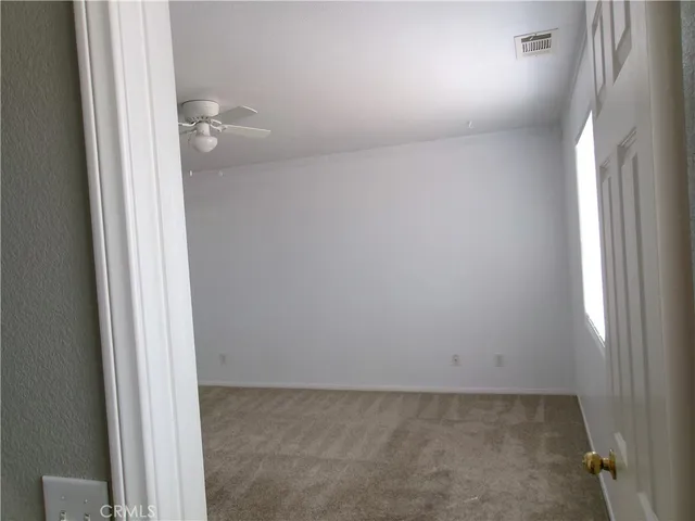 $2,300 | 14936 Central Road, Apple Valley, CA 92307