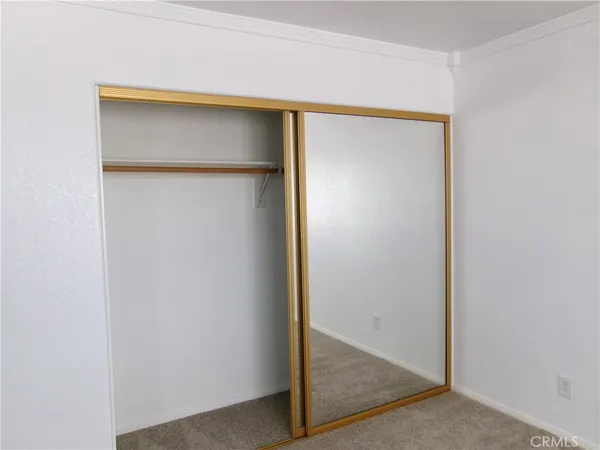 $2,300 | 14936 Central Road, Apple Valley, CA 92307