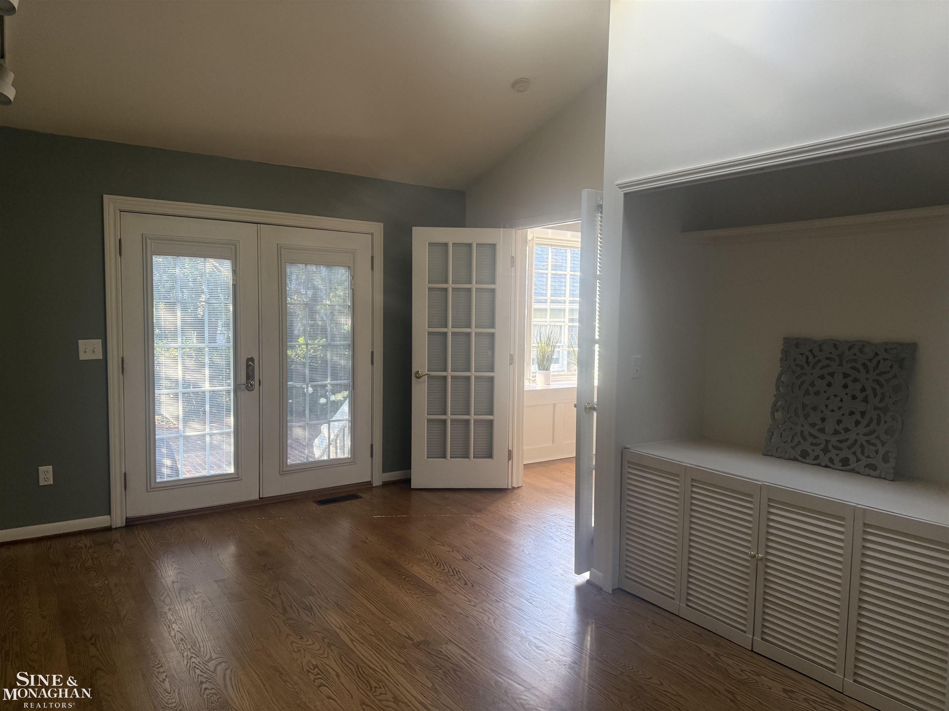 357 Roosevelt Place Grosse Pointe, MI 48230 - Photo 21 of 48