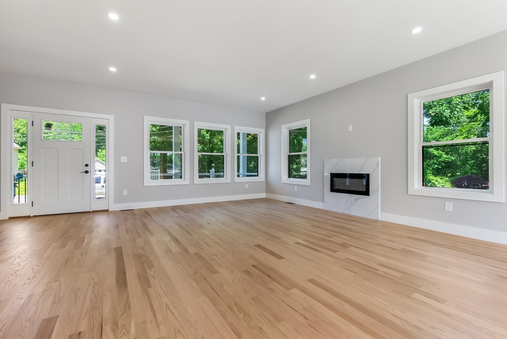 15 Foss Road, Unit A Framingham, MA 01702 - Photo 3 of 36